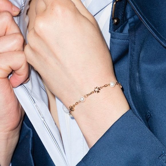 CLEARANCE: Tory Burch Kira Pearl Chain Bracelet (Brand New with Dust Bag) - Picture 2 of 7